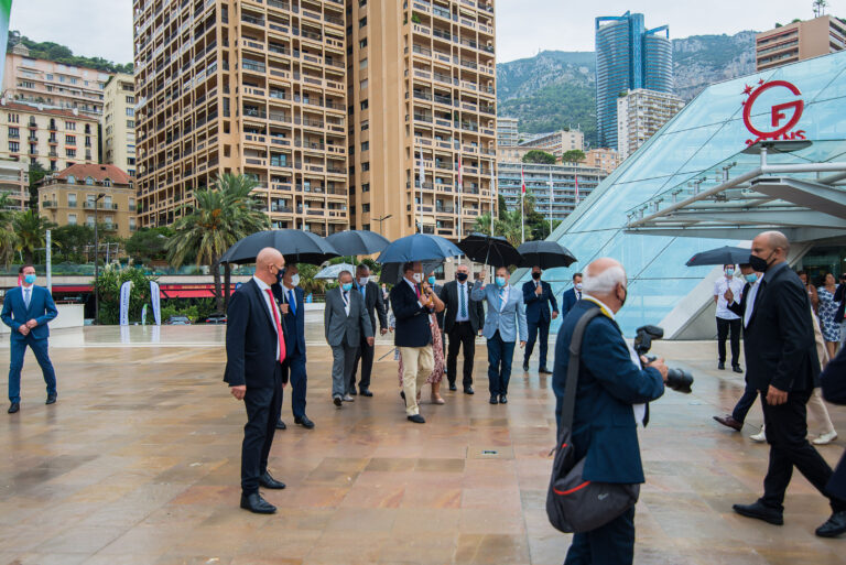 Arrivée du Prince Albert II sur les lieux de l’inauguration.