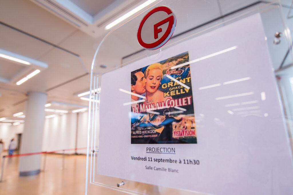 Affiche du film “La Main au Collet” en projection spéciale lors de l’événement.