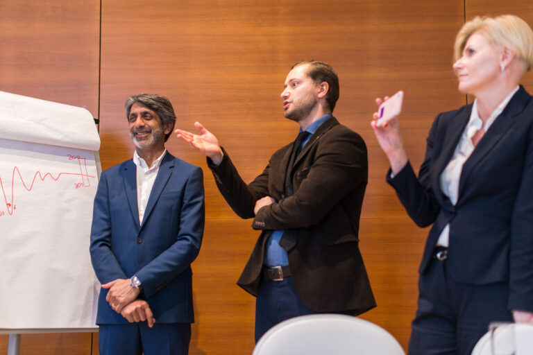 Discussion entre professionnels de l’esthétique autour d’une innovation en photographie médicale.