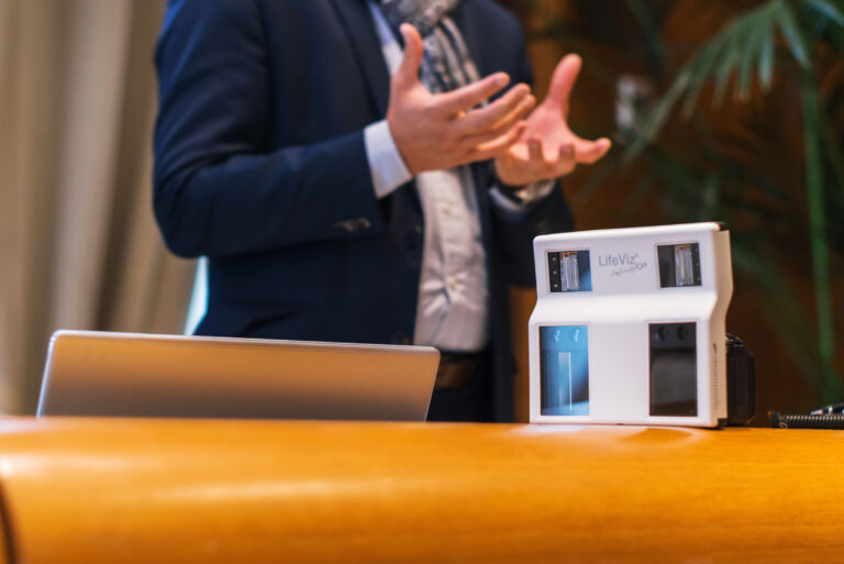 Lancement officiel d’un nouveau produit d’imagerie 3D : présentation aux partenaires et investisseurs.