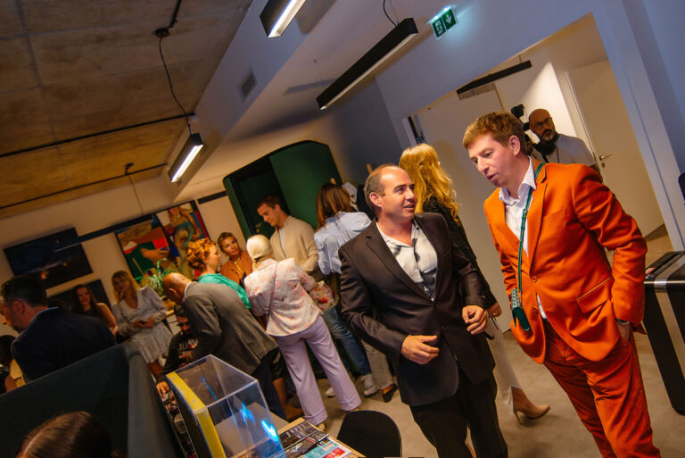 Instant de networking entre amateurs d’art et collectionneurs.