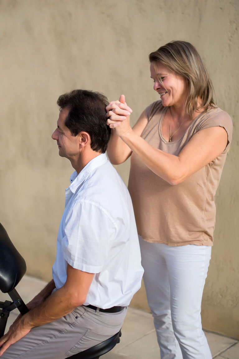 Photographie de branding illustrant un soin shiatsu pour favoriser l’harmonie corporelle.