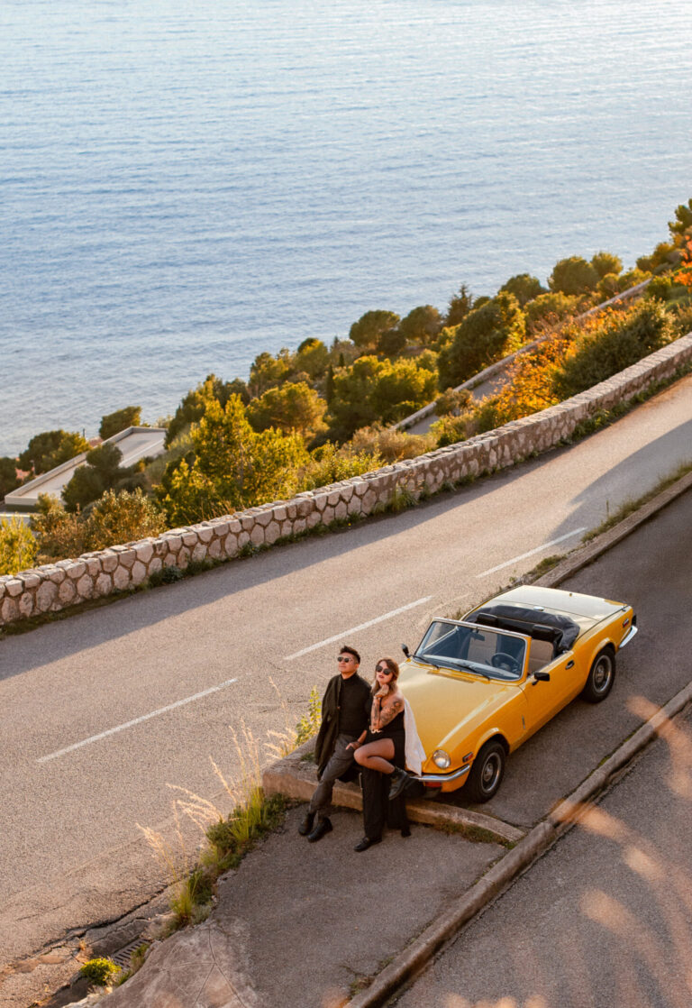 Photographie lifestyle automobile en extérieur sur la Côte d’Azur